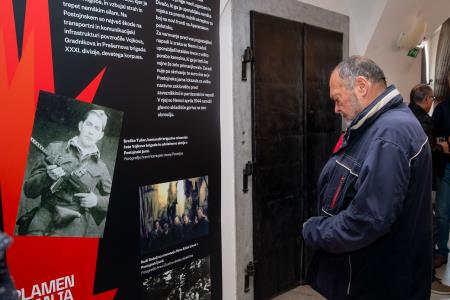 otvoritev razstave plamen upanja v Postojnski jami (24)